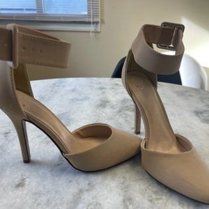 Nude Heels size 6.5